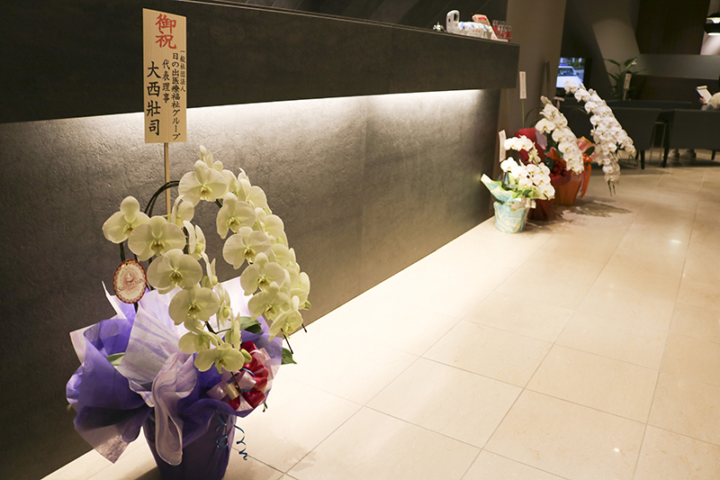 ミセルクリニック大阪梅田院 オープニング レセプションパーティー 大阪マルビル5階 お祝いのお花